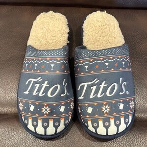 Tito's Vodka Sherpa lined Slippers sz XL - New!